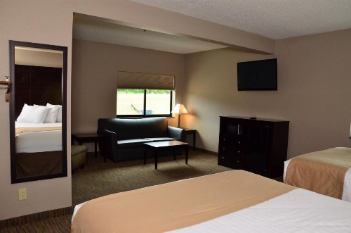 Qube Hotel - Polk City image 19