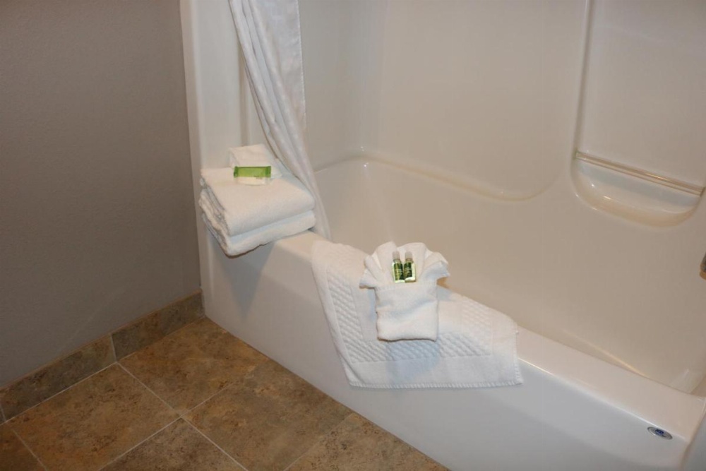 Qube Hotel - Polk City Image 29
